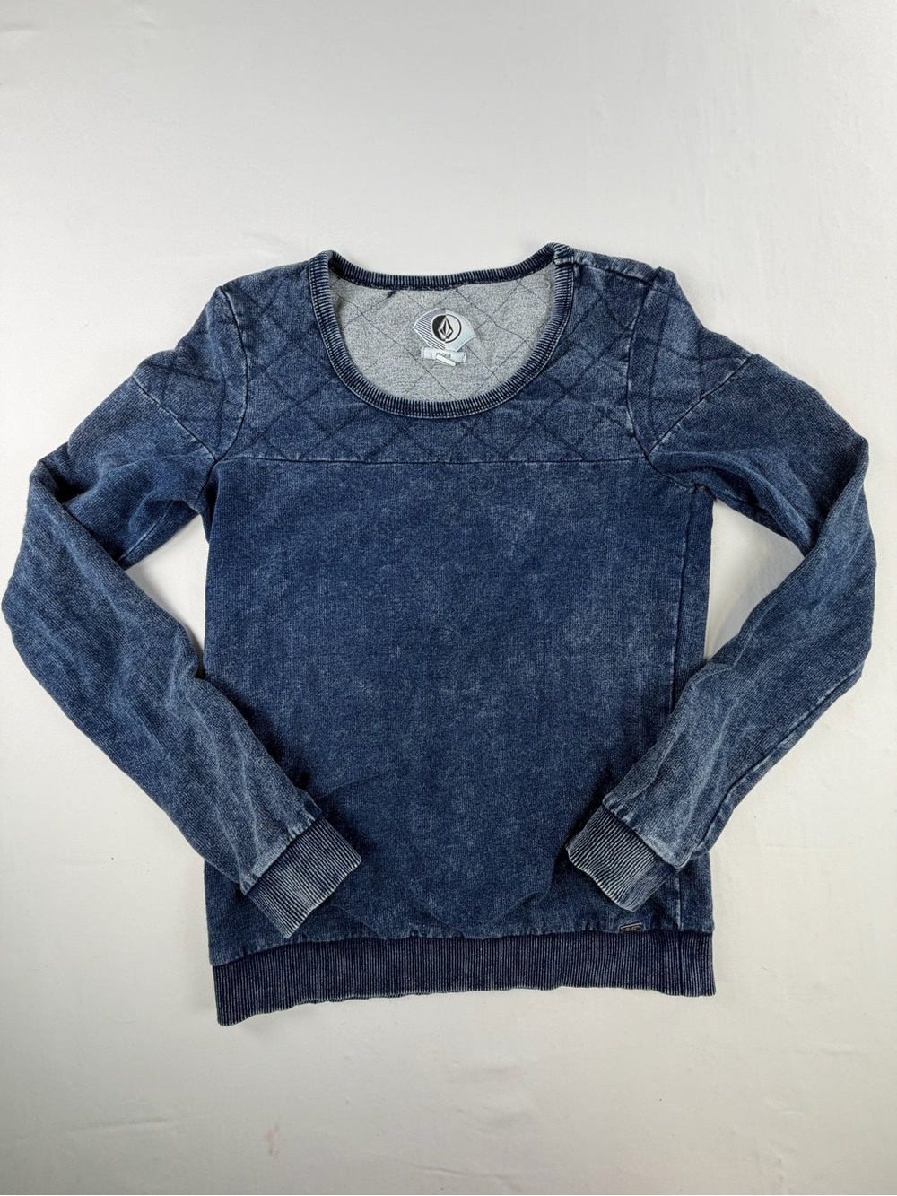Volcom Women's Washed Denim Look Navy Quilted Yoke Crew Sweatshirt XS surf Style